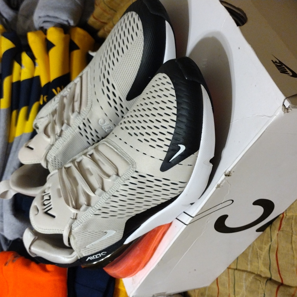 Nike Air Max 270
